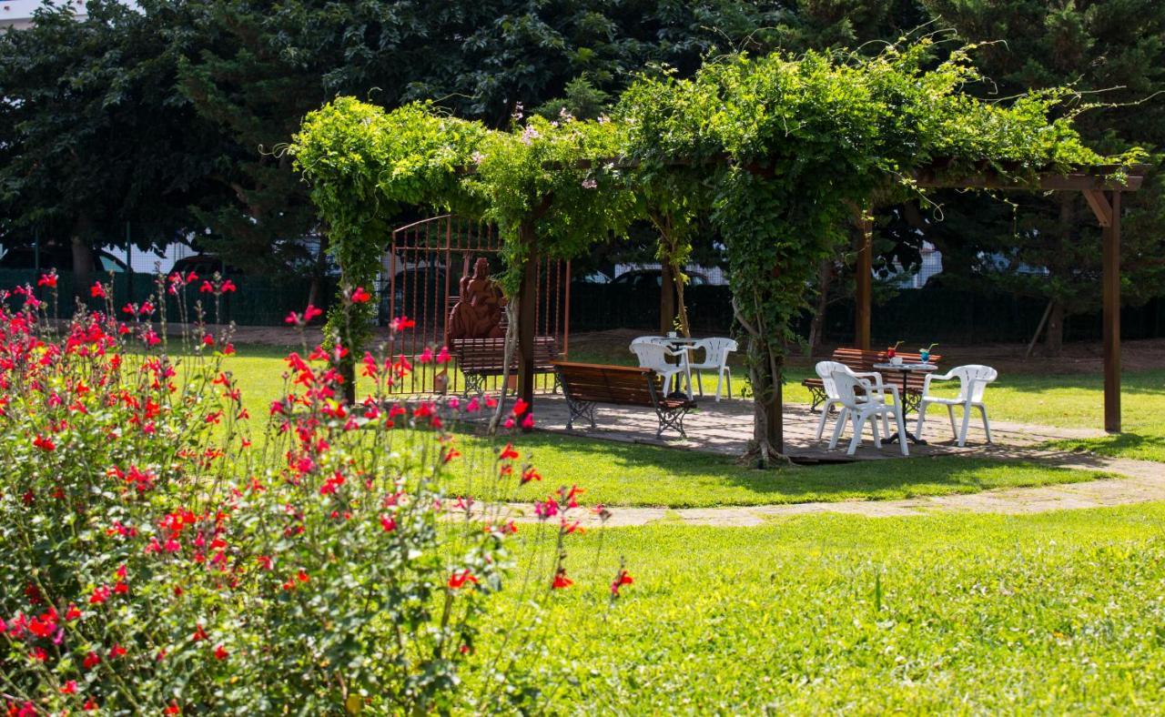 Xon'S Platja Ha Hotel Емпуриабрава Екстериор снимка