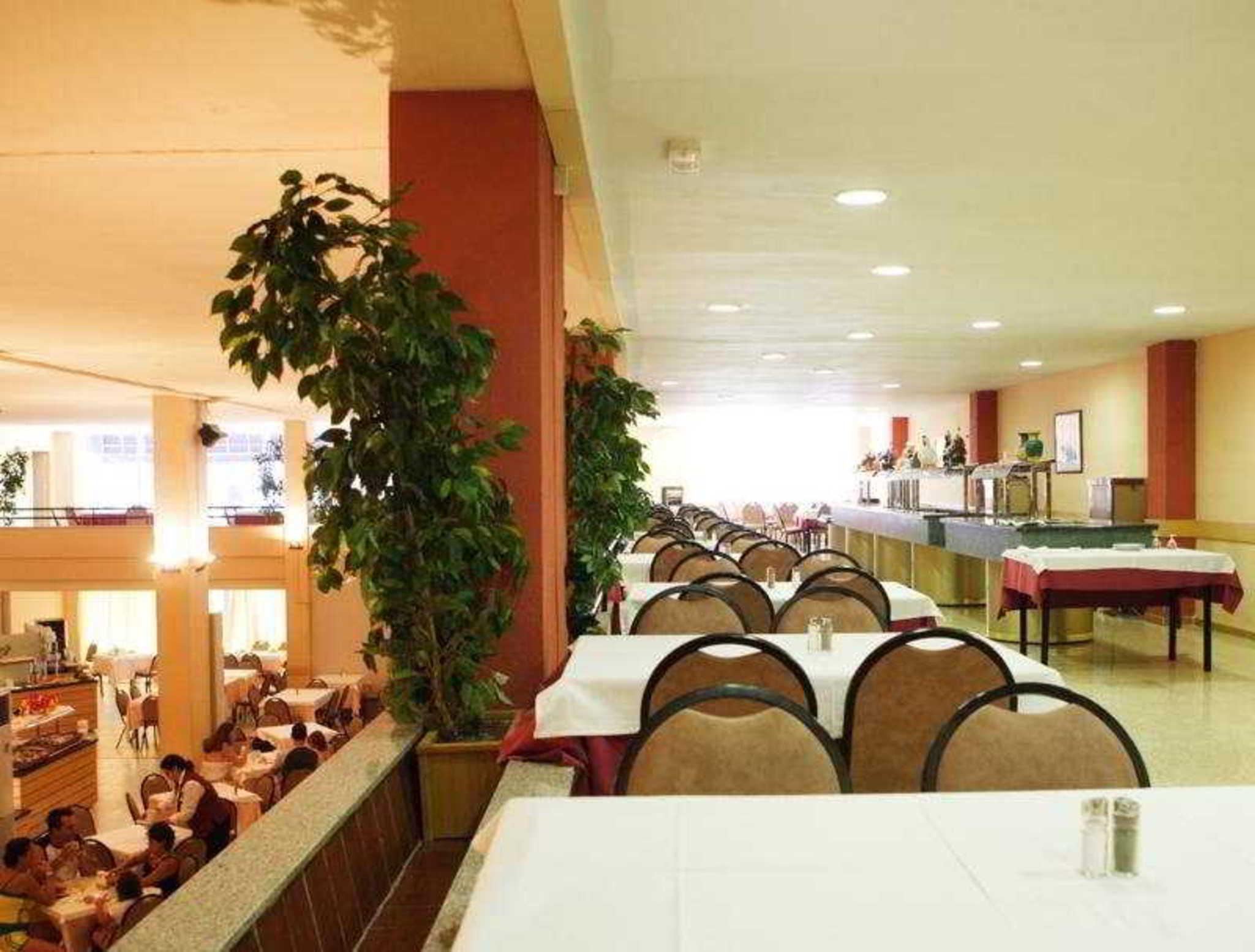 Xon'S Platja Ha Hotel Емпуриабрава Екстериор снимка