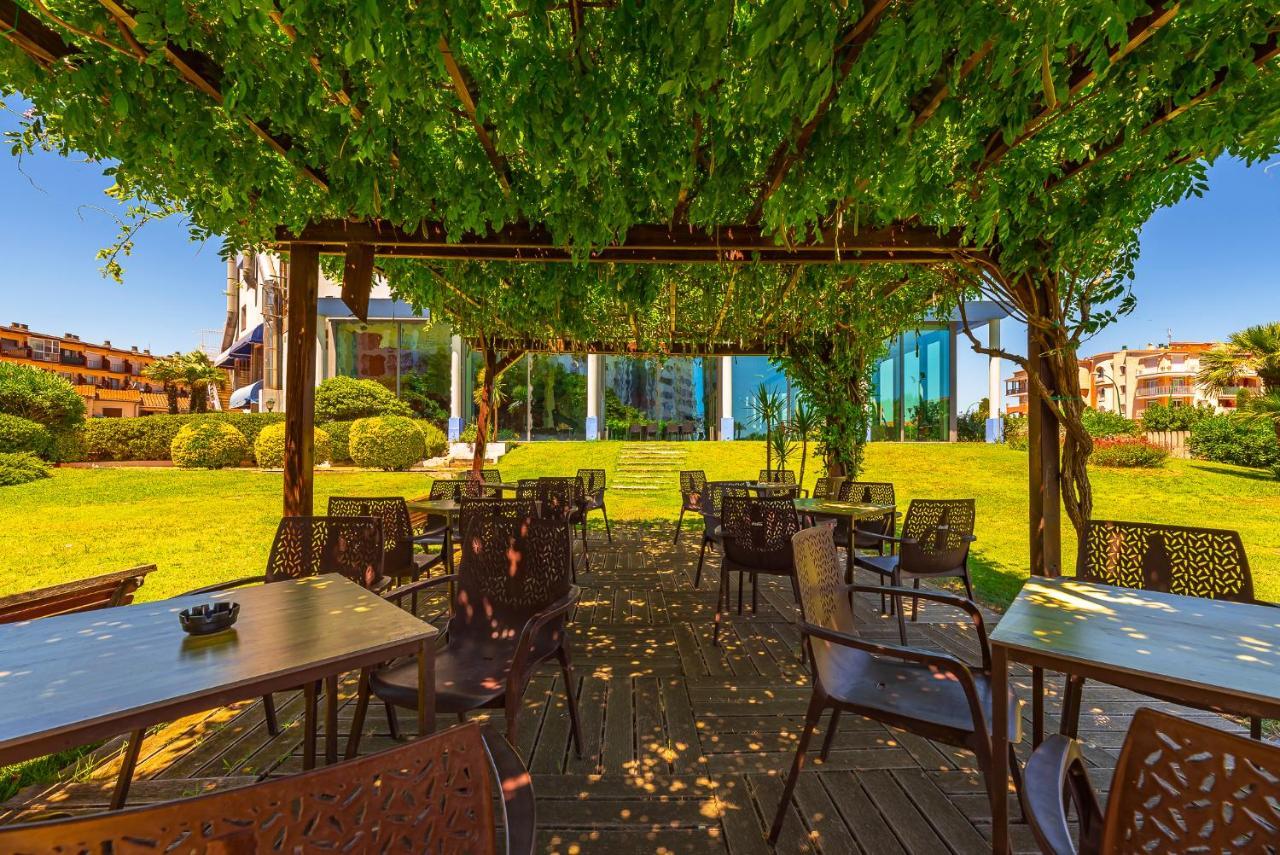 Xon'S Platja Ha Hotel Емпуриабрава Екстериор снимка